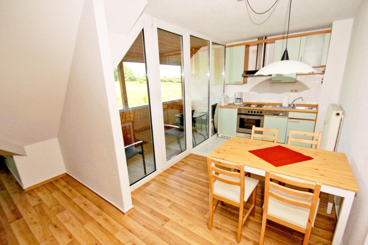Strandnah Mit Balkon, Gratis Nutzung Vom Ahoi Erlebnisbad Und Sauna In Sellin - Strandhaus Moenchgut Fewo21 Lobbe Exterior photo