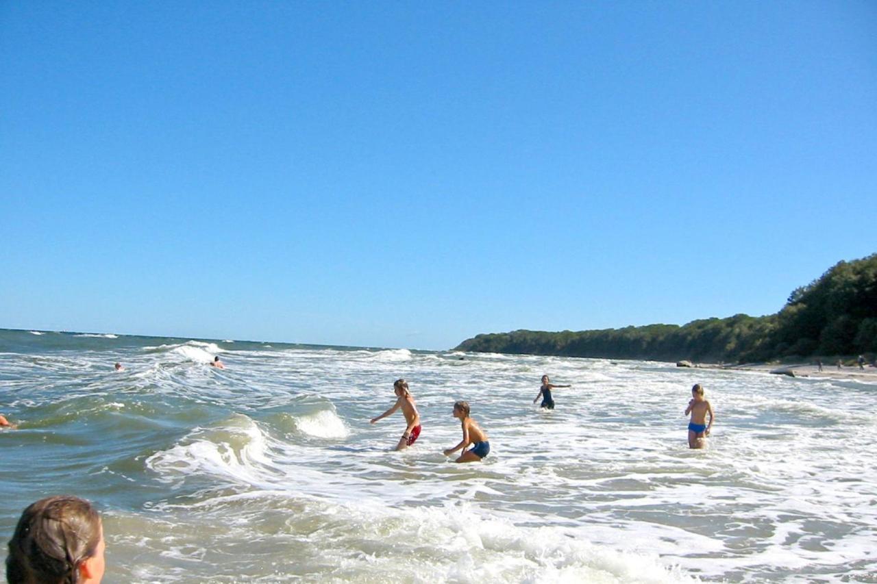 Strandnah Mit Balkon, Gratis Nutzung Vom Ahoi Erlebnisbad Und Sauna In Sellin - Strandhaus Moenchgut Fewo21 Lobbe Exterior photo